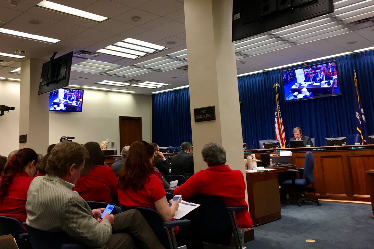 feliciaskahn's tweet photo. Women in red are in the red watch legislators discuss equal pay for women.   Let your state rep know you support. #lalege https://t.co/LuKyYbZC79
