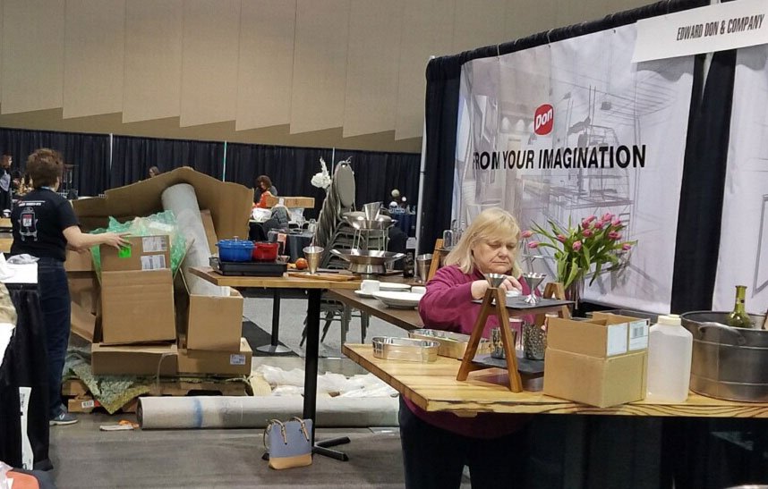 EdwardDonCo's tweet photo. Members of our Marketing Communications Team setting up the booth for Midwest Foodservice Expo! #MFE2018 https://t.co/AoovMQO7VJ