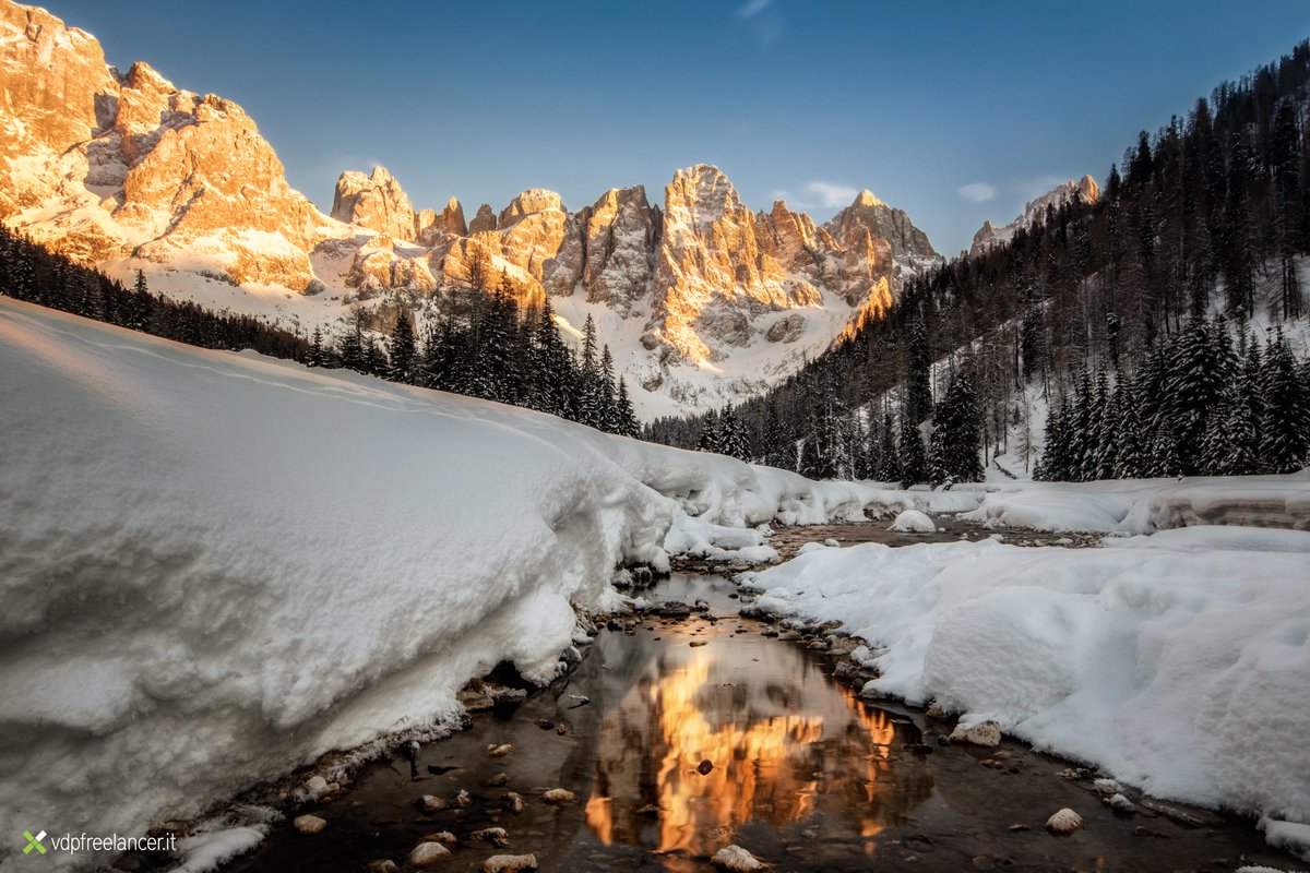 VDPFreelancer's tweet photo. @dolomiti_it @VisitTrentino @trentinodvivere #valvenegia #snow #Dolomiti https://t.co/FLtc3KSvdw