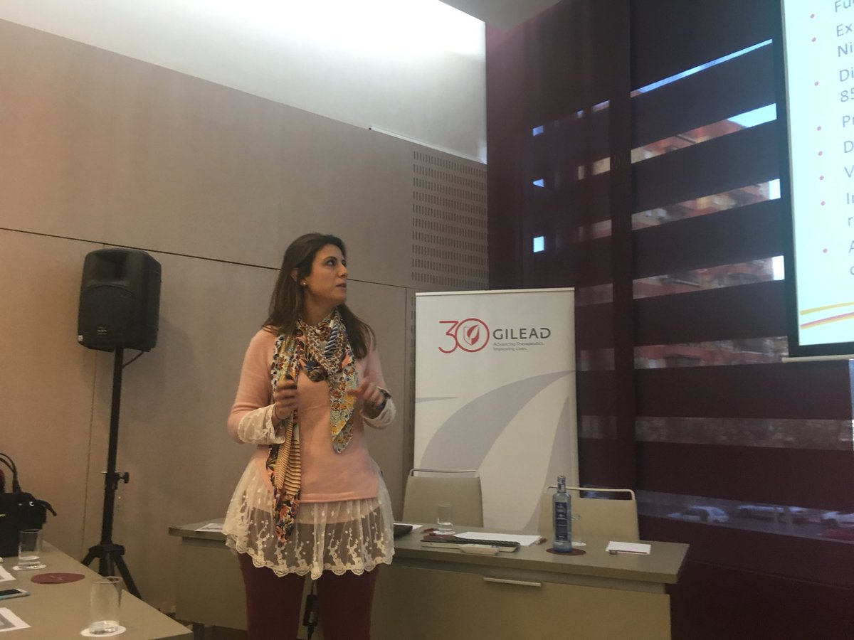 cpvfarvalme's tweet photo. Caso clínico CMO-Motivación #vhc en el taller del #11ccc por @marmerchi https://t.co/xL1hFosZsp