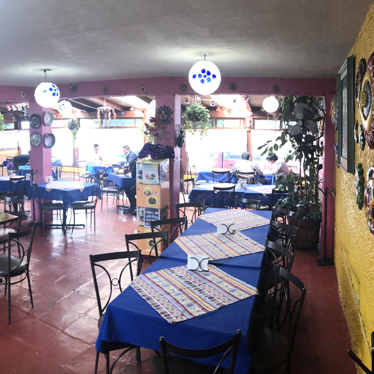 Las_Enchis_MR's tweet photo. En Las Enchis, contamos con más de 30 variedades de enchiladas ¡Te esperamos!
#enchis #comida #enchiladas #comamosporqueenflacamos https://t.co/lTIHAcvVUC