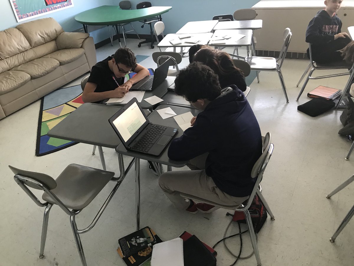 themrsfoulks's tweet photo. 8thg Ss learning the fine art of Thank You Note writing. Thanks to Mrs. Poletis for letting me into your class #MTPSPride #MTPSwrites https://t.co/0U4QJVjkRE
