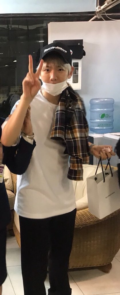Honiismz's tweet photo. รู้ใช่ไหมว่าหวยออกอะไร 2 5 ถ้าอยากกลับก็ 5 2 https://t.co/kcB8L9AvG6