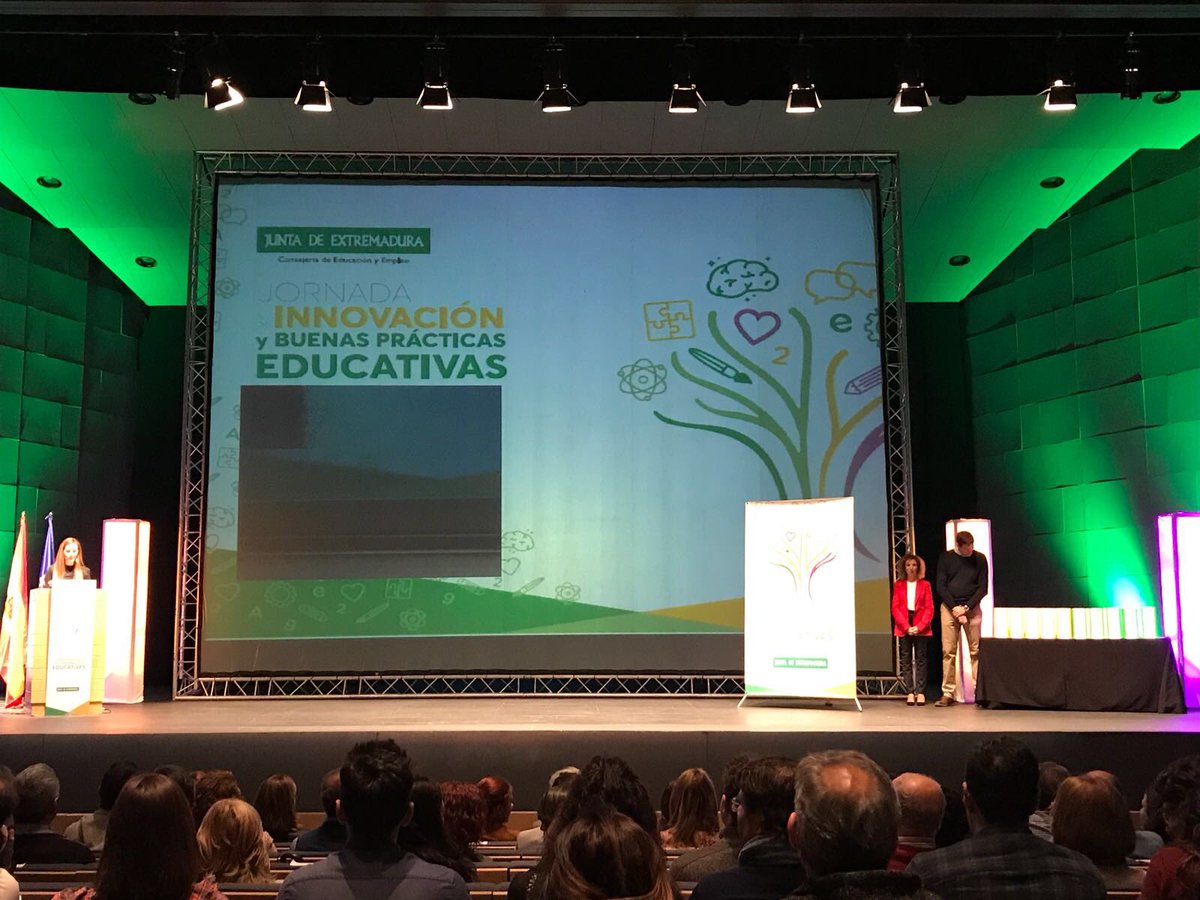UpeBadajoz's tweet photo. Comienza el acto de entrega de los Premios Joaquín Sama a la innovación educativa y Premios Tomás García Verdejo a las buenas prácticas educativas #InnovaEx2018 https://t.co/LLM01meQBS