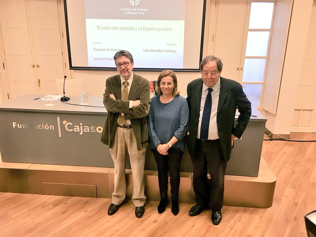 CentroDeDebate's tweet photo. Comienza ‘El embrollo catalán y la España posible’, con un cartel de lujo: Francesc de Carreras, Ignacio Camacho @abc_es y @Laliags https://t.co/5QOFPrDorF