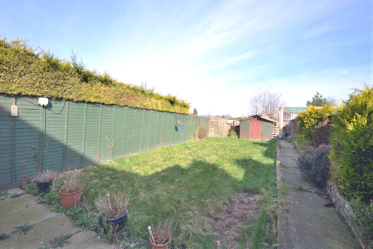 New Listing: Woodwark Avenue, Kings Lynn

£135,000

A 3 bedroom mid terrace house situated close to the town centre. 

To view all of our properties follow the link rightmove.co.uk/property-for-s…