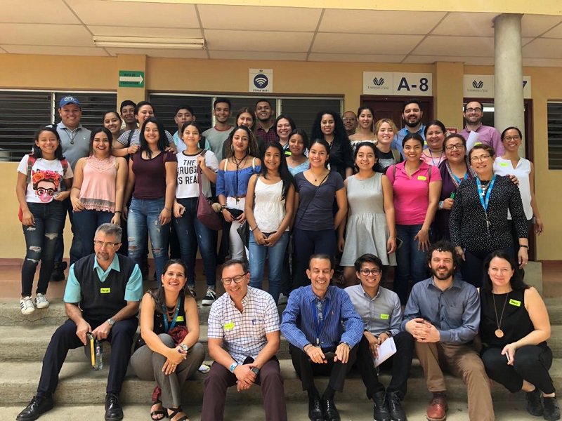 UNICEFNicaragua's tweet photo. Intercambio con estudiantes de la Universidad Del Valle sobre #Voluntariado por la niñez. https://t.co/3ftNNg5TxR