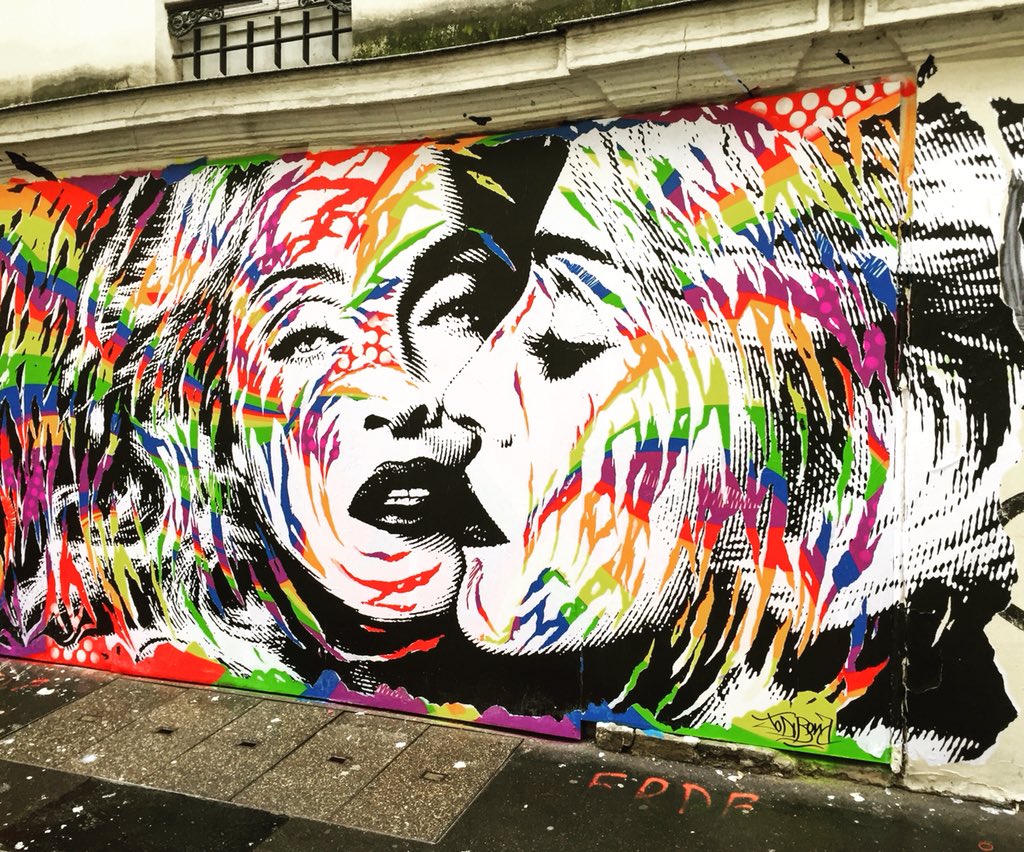 En allant voir la belle expo de <a href="/popgraffiti/">JO DI BONA</a> #jodibona a la <a href="/JKGallery/">Galerie Joël Knafo</a> ...
#madonna #streetart #graffiti #graff #spray #bombing #wall #sprayart #urbanart #graffitiart #streetphoto