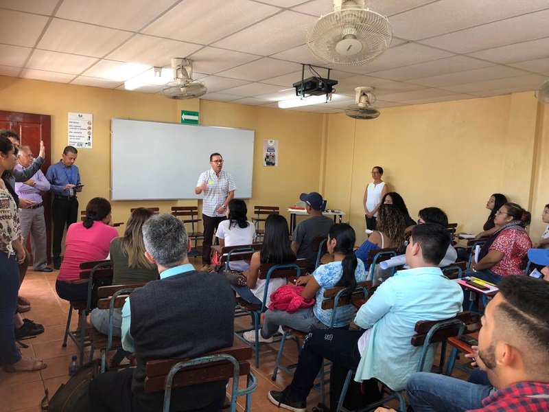 UNICEFNicaragua's tweet photo. Intercambio con estudiantes de la Universidad Del Valle sobre #Voluntariado por la niñez. https://t.co/3ftNNg5TxR