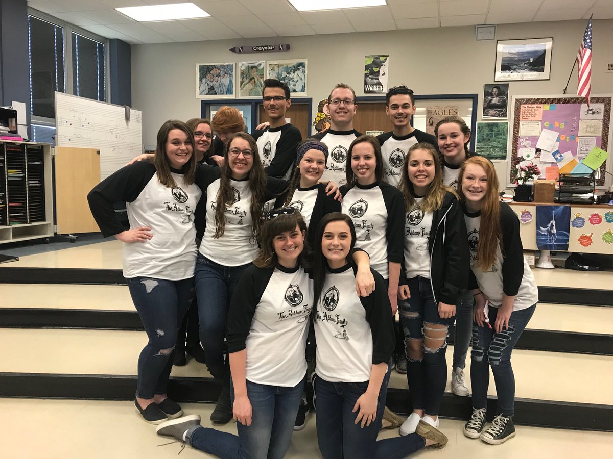 KellyLikes2Bake's tweet image. We’re fired up for opening night!!!!
#openingnight #addamsfamily2018 #onenormalnight