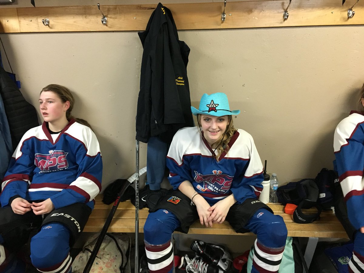 LindseyBullis's tweet photo. Warrior of the game goes to #19 Chelsea Byrne. Shooting star of the game goes to #15 Olivia Lush @mpsfemalehockey #femalehockey #NLWinterGames https://t.co/y3RTrQ3kiM