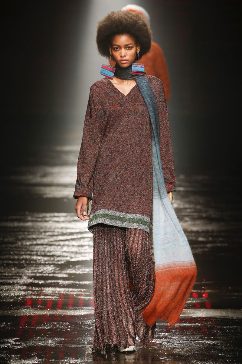 SarahLanagan's tweet photo. I had the pleasure of working at both Milan &amp; Paris Fashion Weeks this month with some of the most amazing people &amp; designers including MISSONI, Rochas, Off White and Jacquemus. Can't wait for next season! 😘 https://t.co/H0vsXefoAJ