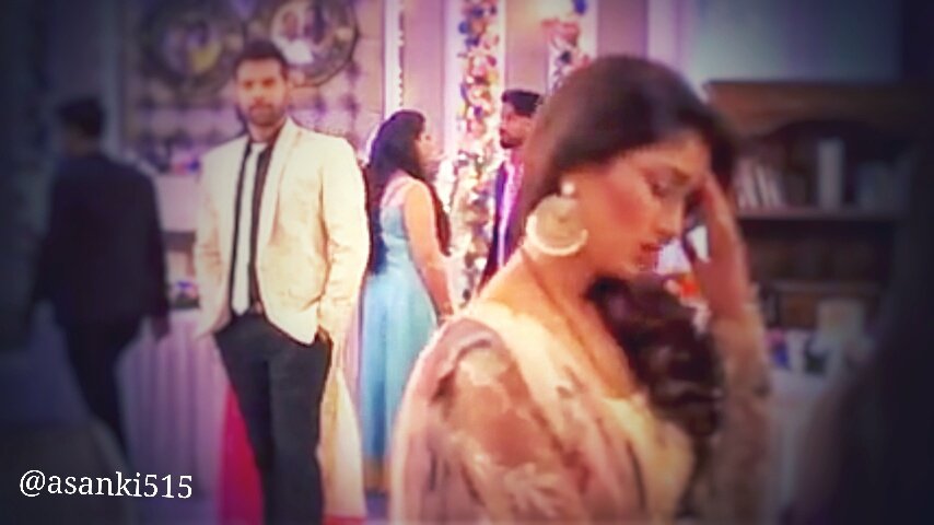 asanki515's tweet photo. You Found Parts For Me, I Didn't Know Existed And In You I Found A Love I No Longer Believes Was Real....
#RomanticThursday ๐ซ
@sritianne @SHABIRAHLUWALIA #abhi #pragya #abhigya #KumkumBhagya @ZeeTV https://t.co/gSlXdSRio3