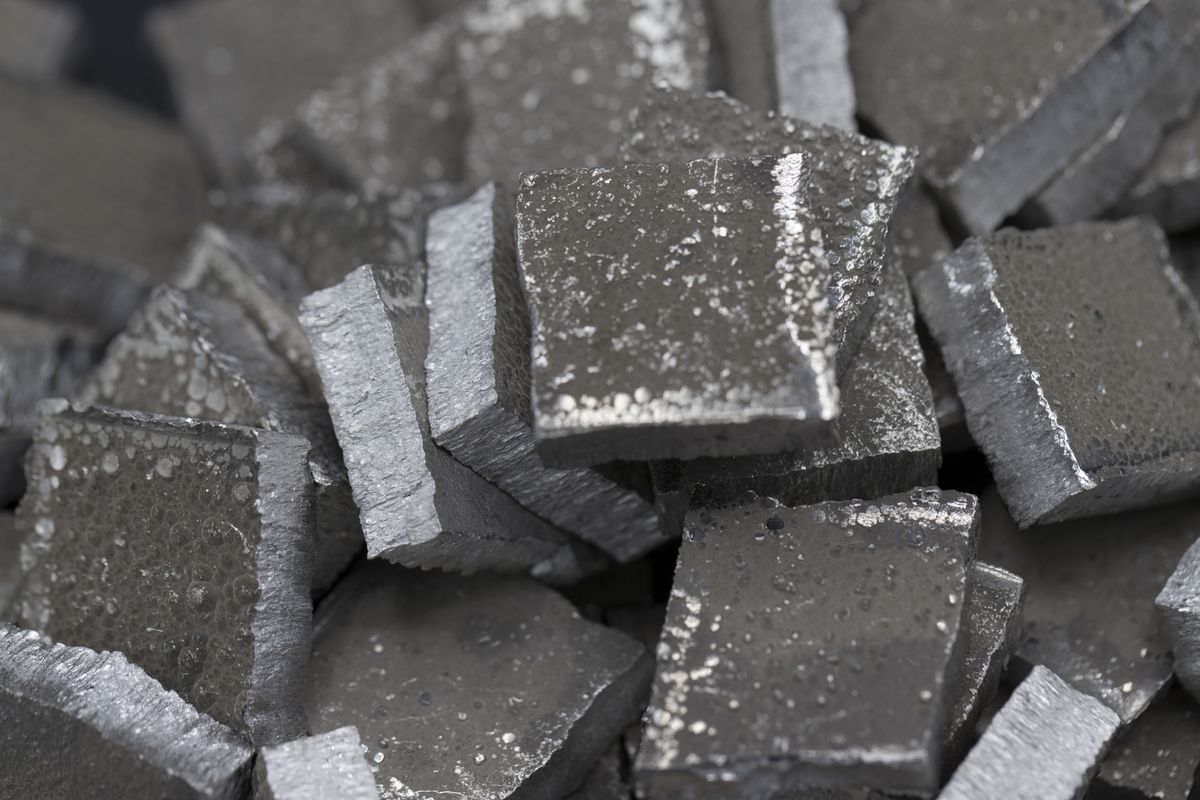 business's tweet photo. China leaps ahead in the race to secure cobalt for electric vehicles https://t.co/aAj69nBCHH https://t.co/1l5k355XzG