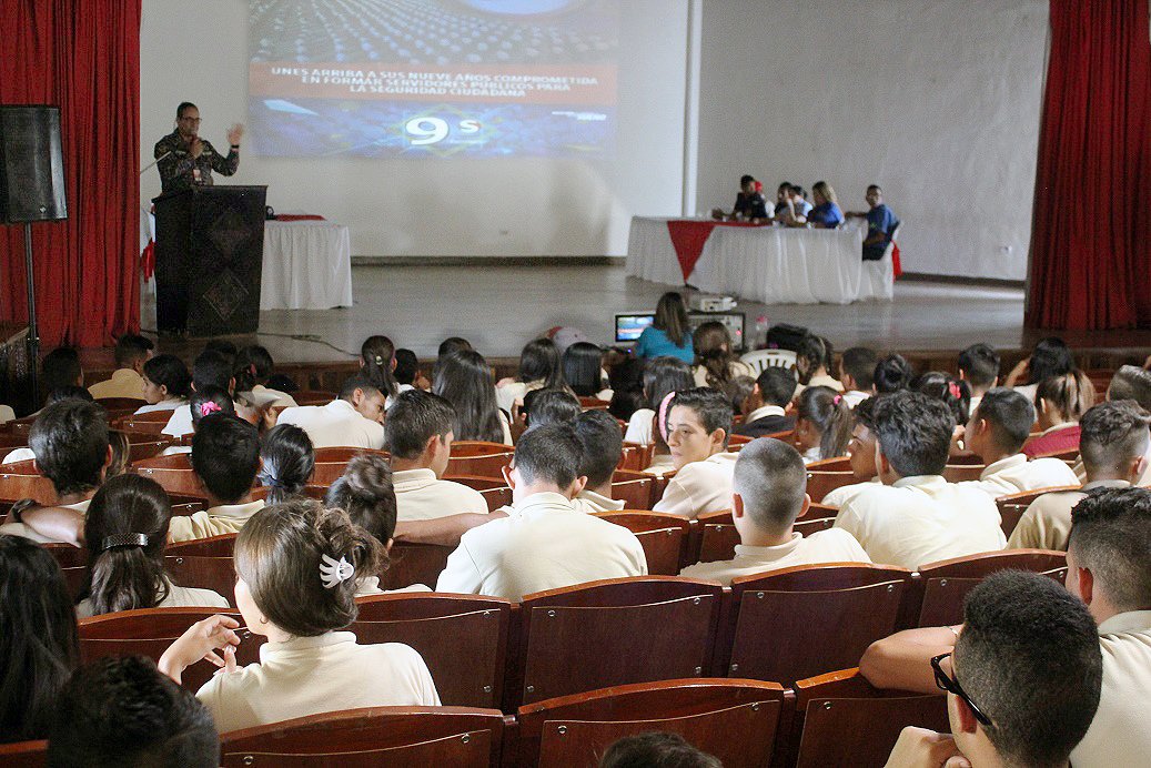 uneslara_'s tweet photo. La @AlcdJimenez invita a @UnesLaraCF a la Expoferia ocupacional universitaria 2018 en el auditorio de la Casa de la Cultura de Quíbor, con la participación de universidades públicas y privadas del Edo Lara. destacando sus virtudes a más de 1100 estudiantes @uptdelara @UPELIPB https://t.co/5aq5Son9DV