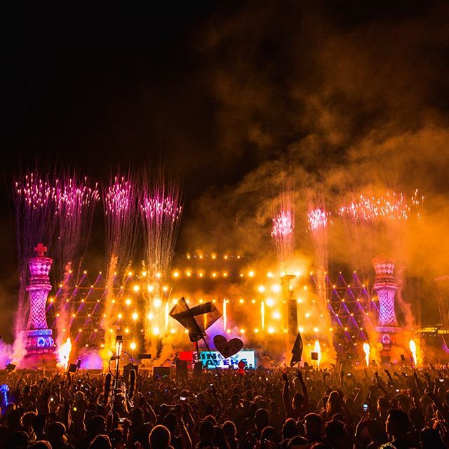 #tbt Nocturnal Wonderland 2015 💥✨🔊 https://t.co/gkvEUDOejd