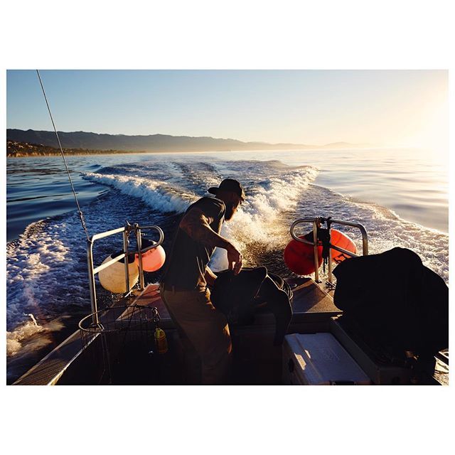 _RiverJordan's tweet photo. Another day at the office for @thegoodcaptainsb. Urchin Diver story up on @boatmagazine. https://t.co/7RS3yQ3sfK https://t.co/lE6kRS1ahk