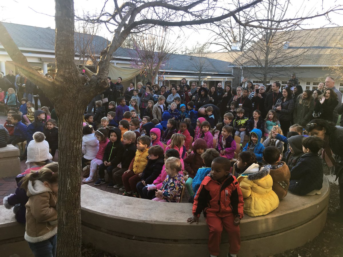 clacktos's tweet image. Unveiling of our mural today! What a phenomenal addition to our playground @AISLearns