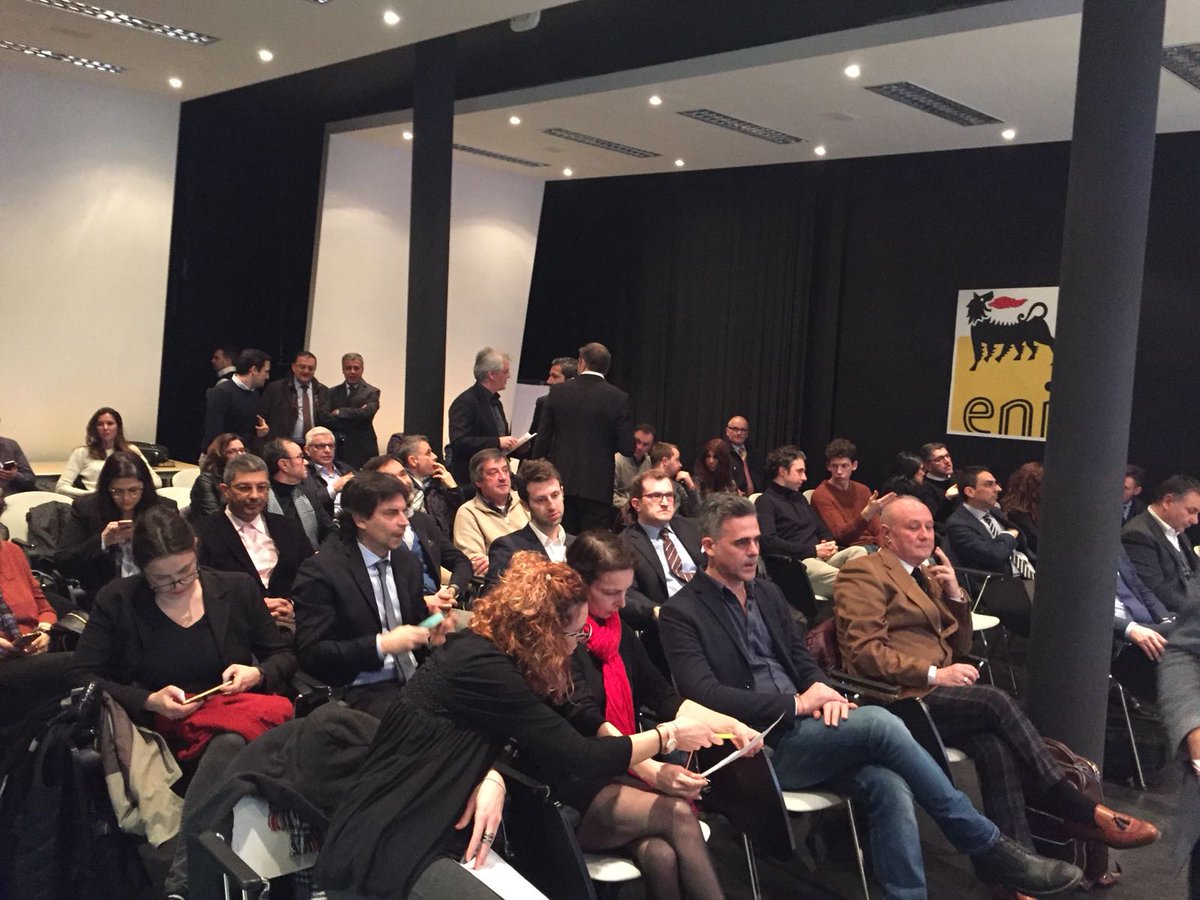 CLVeneto's tweet photo. Sostenibilita e #green economy i temi dell'#Aperifocus organizzato da @RegioneVeneto questa sera con @eni e @cflivenezia #opportunityday https://t.co/62QwyVV6Vl