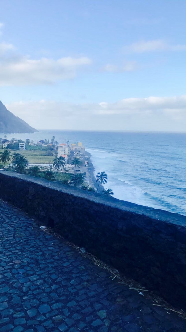 RochaNeves_J's tweet photo. always grateful to visit my motherland ❤️🇨🇻 #CaboVerde https://t.co/4ppGs0Dtk2