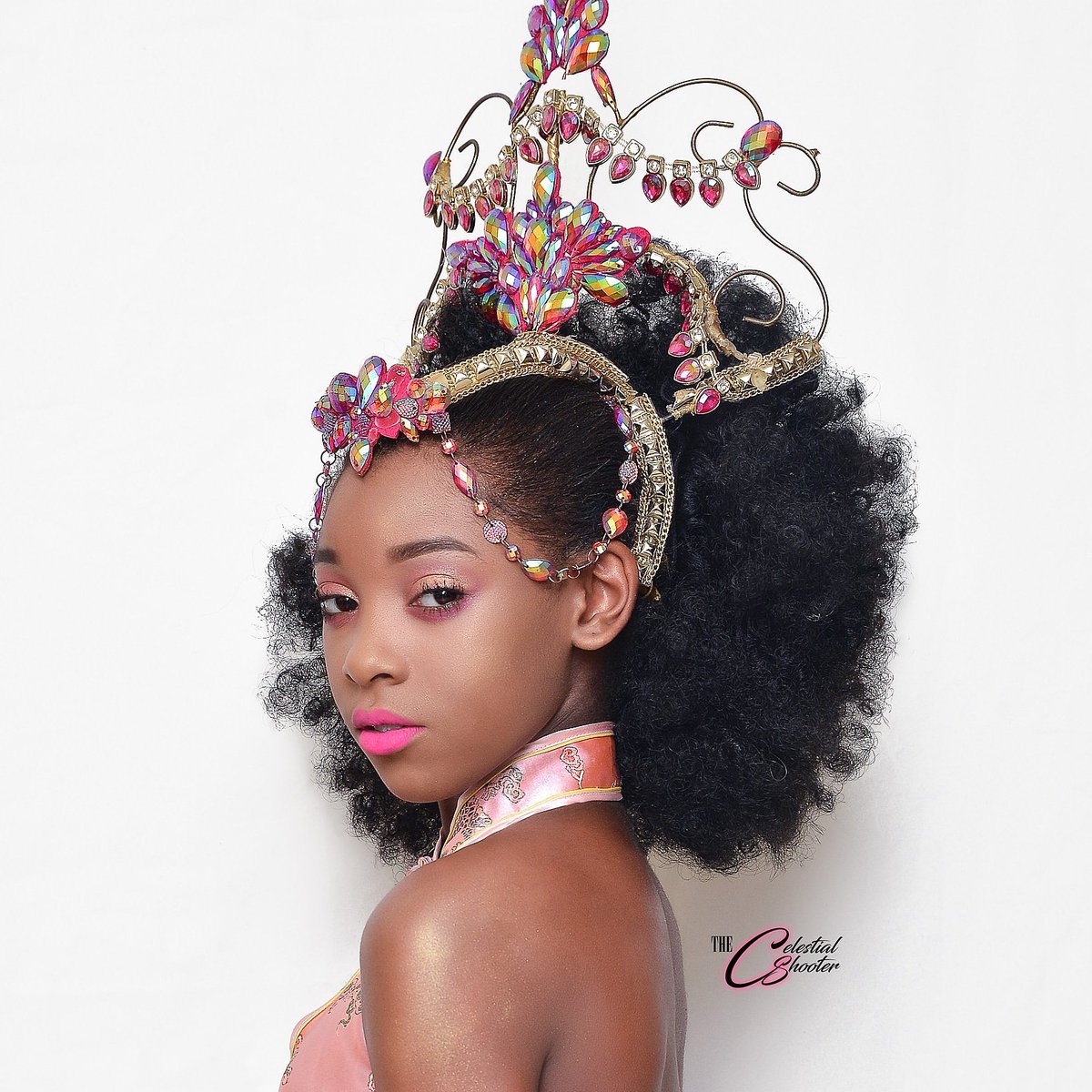 KotysWorld's tweet photo. #CrownedPrincess๐
#Wakandaforever
#MelaninPrincess
#MelaninMagic
#BrownGirls
@tyrabanks๐๐
#Antm ๐ https://t.co/xfgxc7nEod