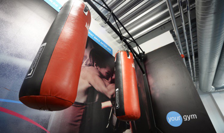 Get your #weekend off to the BEST start 💯💪🏽 🚴🏼 

Tomorrow’s class timetable 👇🏽

5.15am - YOUR BOOTCAMP
6.05am - YOUR LBT 
7am - YOUR ABS BLAST 

6.15pm - LBT 
7pm - YOUR HIIT 
7.35 - YOUR SPIN