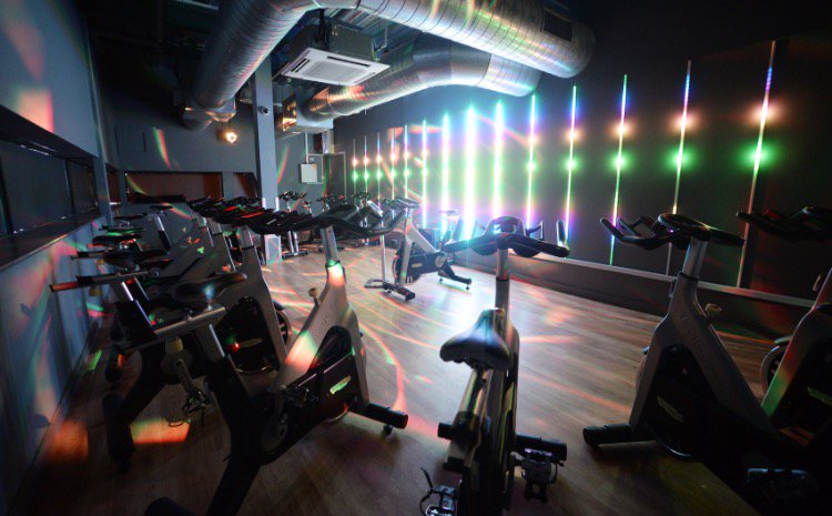 yourgymuk's tweet photo. Get your #weekend off to the BEST start 💯💪🏽 🚴🏼 

Tomorrow’s class timetable 👇🏽

5.15am - YOUR BOOTCAMP
6.05am - YOUR LBT 
7am - YOUR ABS BLAST 

6.15pm - LBT 
7pm - YOUR HIIT 
7.35 - YOUR SPIN https://t.co/i5Utt78NC9
