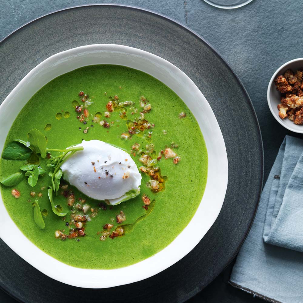HarperCollinsUK's tweet photo. Whip up a meal that will get your family together this Easter - #MarcusatHome is just 99p @KindleUK #KindleSpringSale https://t.co/dAddMrggna https://t.co/0wgNI2cjxG
