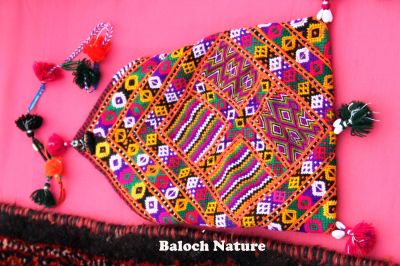 AFB_USA's tweet photo. Know more about #Baloch identity and recognize their culture -

5. Traditional purse "Jamagdan" used by Baloch women https://t.co/jojD1ryRqQ