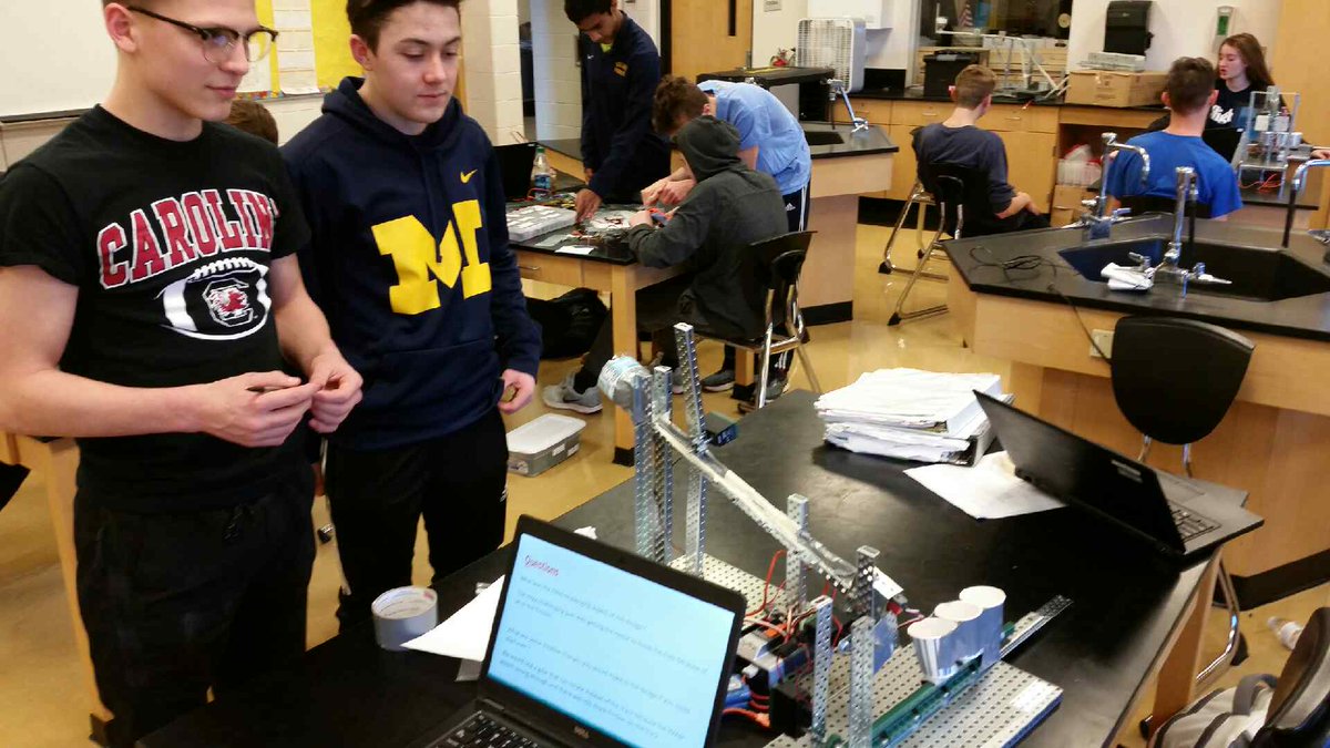 SHS_POE's tweet photo. Robotically controlled material sorters #sascompass #shslearn #PLTW #POE https://t.co/lAaRKezDzi