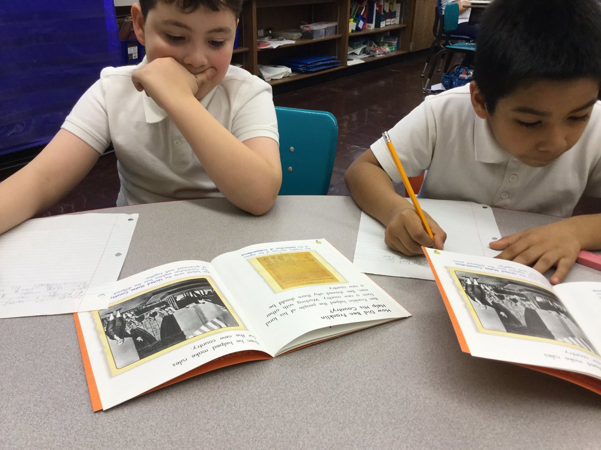 Practicing writing in English during our English guided reading time. #d83shines #roybulls #bilingualstudents #2ndgrade