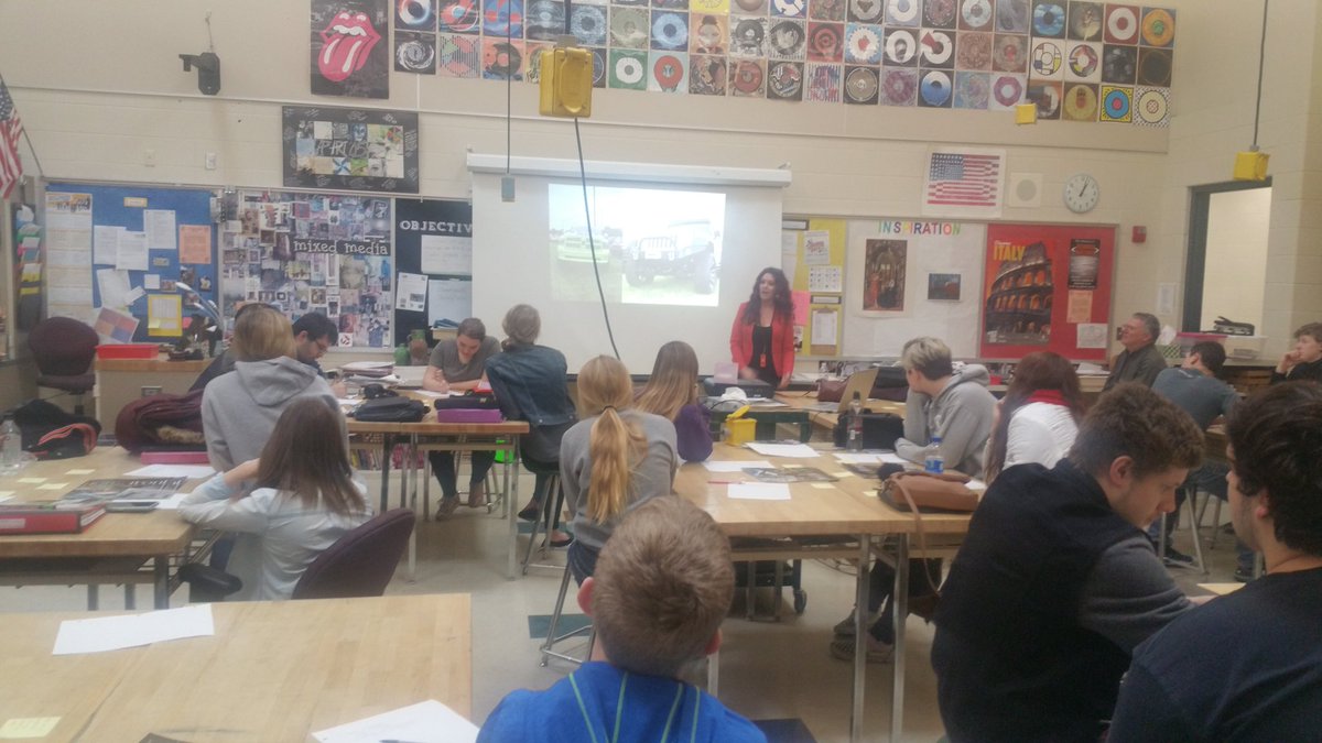 AnnPeake1's tweet photo. Thrilled to have Nanci &amp;Jim Lincoln from Tecumseh Herald talk to my Graphics class &amp; Mrs Obeid's Photography class today#tecumsehherald https://t.co/NqtQ0oIc4H