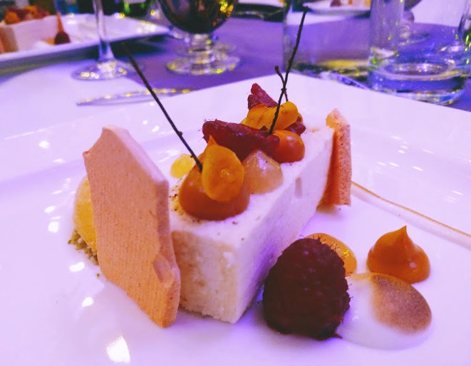 Bix_Manor's tweet photo. RT @OxTweets: "@FingersandForks" Birthdays are for artisan gin bars, favourite foods, your name in lights, and everything ultra violet (the @pantone colour for 2018!). 🙌🎉💜
Delightful dinner party at @Bix_Manor with beautiful hire ware by Bite Events … https://t.co/BlVGx7lmbD