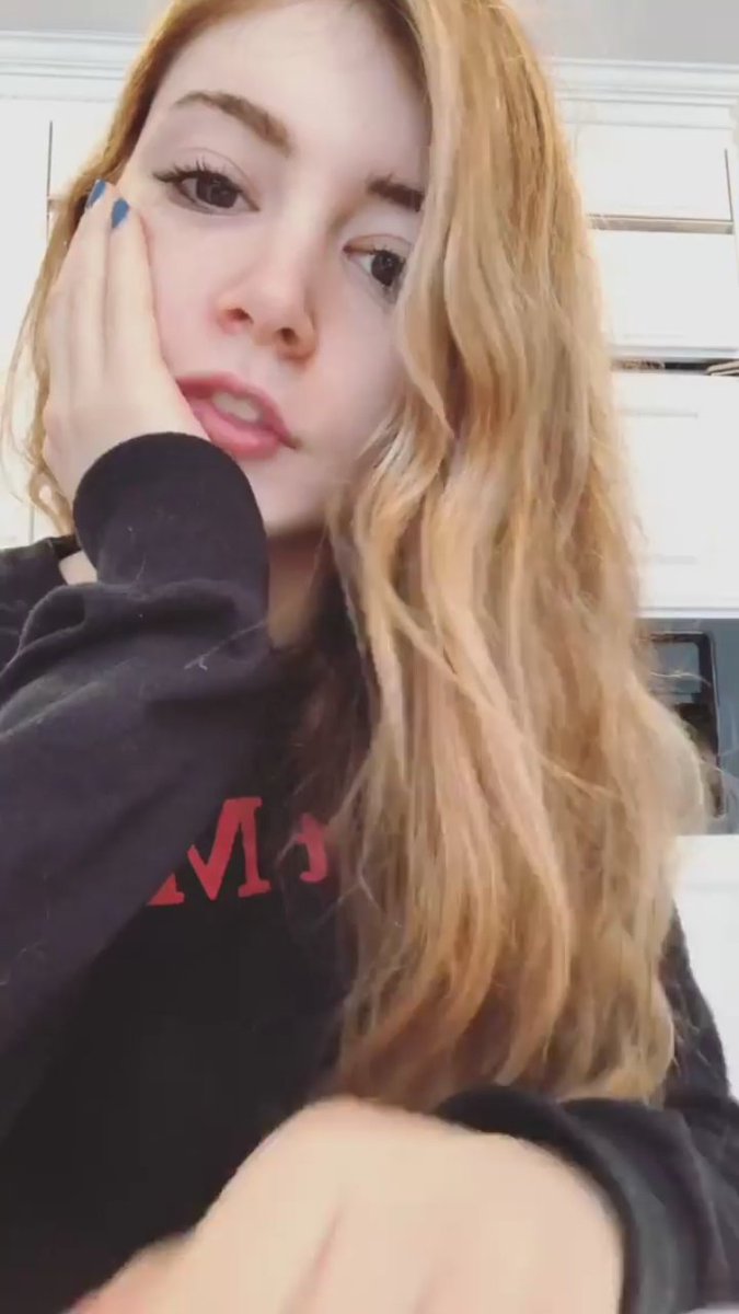 Chrissy Costanza's Closet tweet media