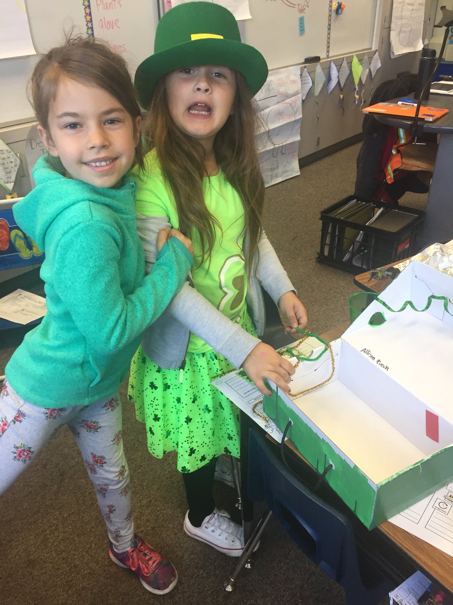 JillCarlson19's tweet photo. STEAM  Engineering &amp; Design challenge - Leprechaun traps - First Grade fun! #carltonusd #USDlearns https://t.co/ff4MhE1yFs