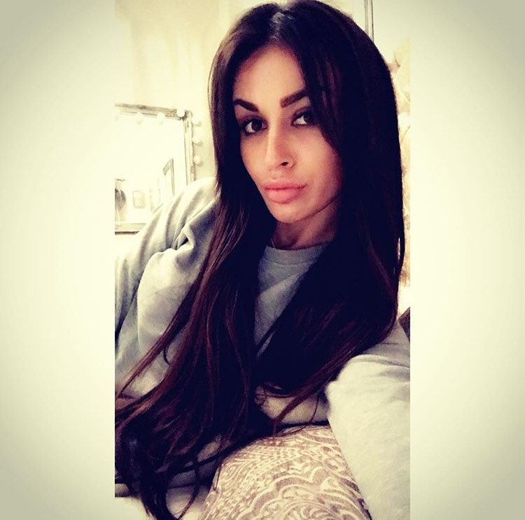 GoddessAmberl's tweet photo. This is me - completely unimpressed with those tributes you keep sending. I prefer you to send often and quietly. It impresses me more and leads me to want to strike up a conversation with you. Impressing me ends up with you being rewarded. #findom https://t.co/ZIzJ2watx6