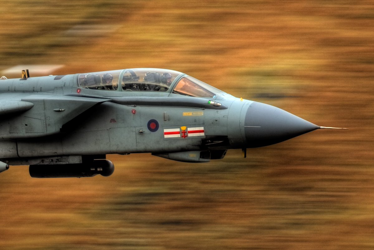 SteveFlemingM9's tweet photo. RAF Tornado 500mph over the Dunmail Raise, Cumbria. #royalairforce #tornadofighter #rafjet #cumbria #lakedistrict #dunmailraise #fastandlow #nikon https://t.co/oKZN5GWs8E
