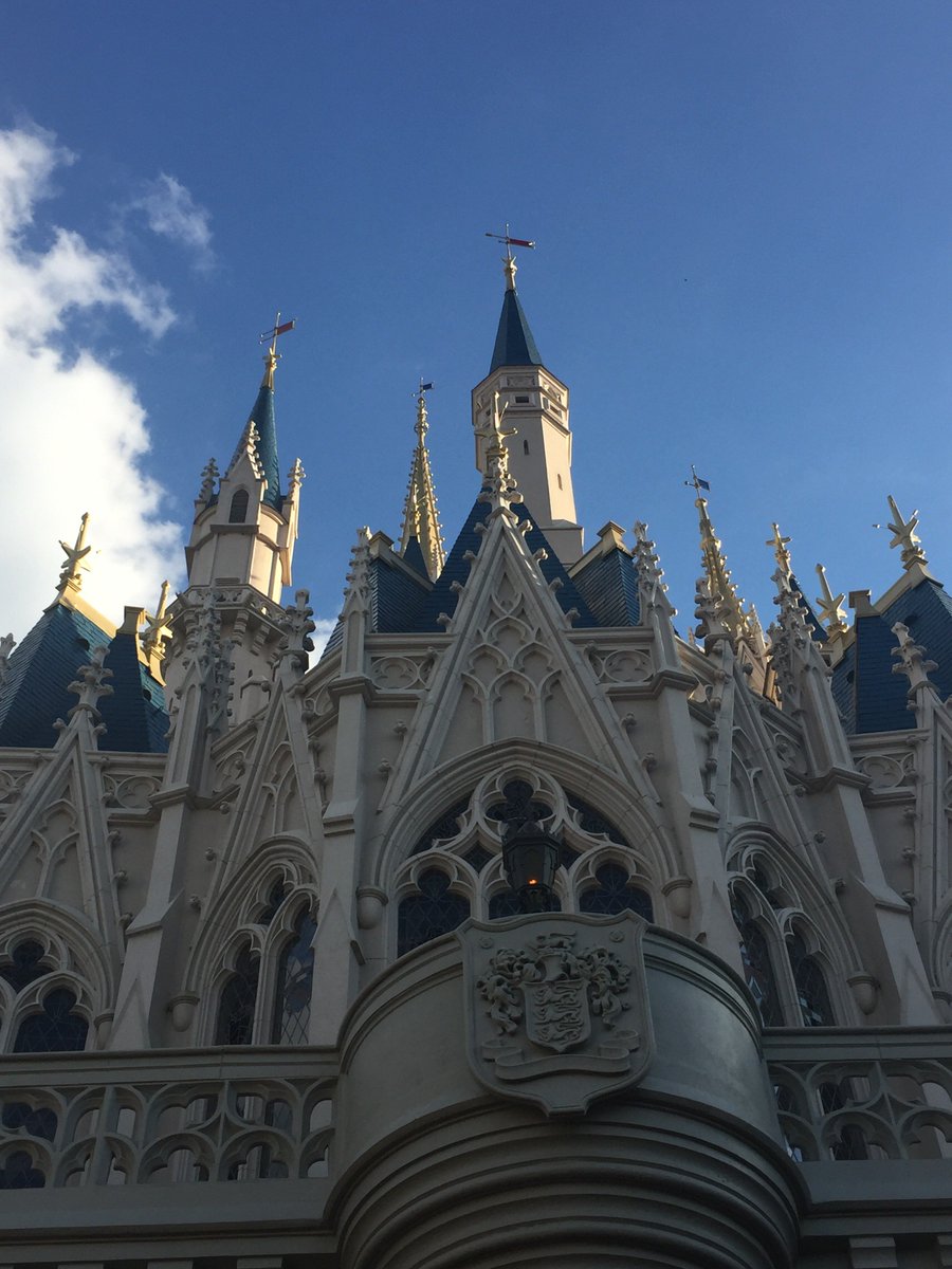 BrainstormInst's tweet image. I&apos;ll be at the Magic Kingdom tomorrow Skyping into a teacher&apos;s classroom in MO! Broadcasting from the park to help her students learn about maps, directions &amp;amp; time management with an Imagineering twist!  We&apos;ll wrap up with a virtual ride on the Jungle Cruise. #makingeducationfun