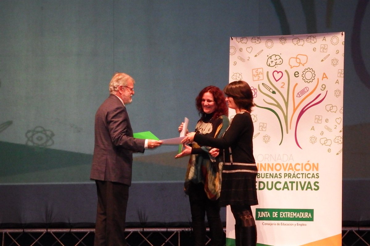 EstherGMoran's tweet photo. Esta tarde, en Mérida, @Junta_Ex reconoce la innovación y las buenas prácticas educativas con los premios Tomás García Verdejo y los Joaquín Sama. ¡Felicidades a los premiados y a las premiadas! https://t.co/wJN0MaClJ0