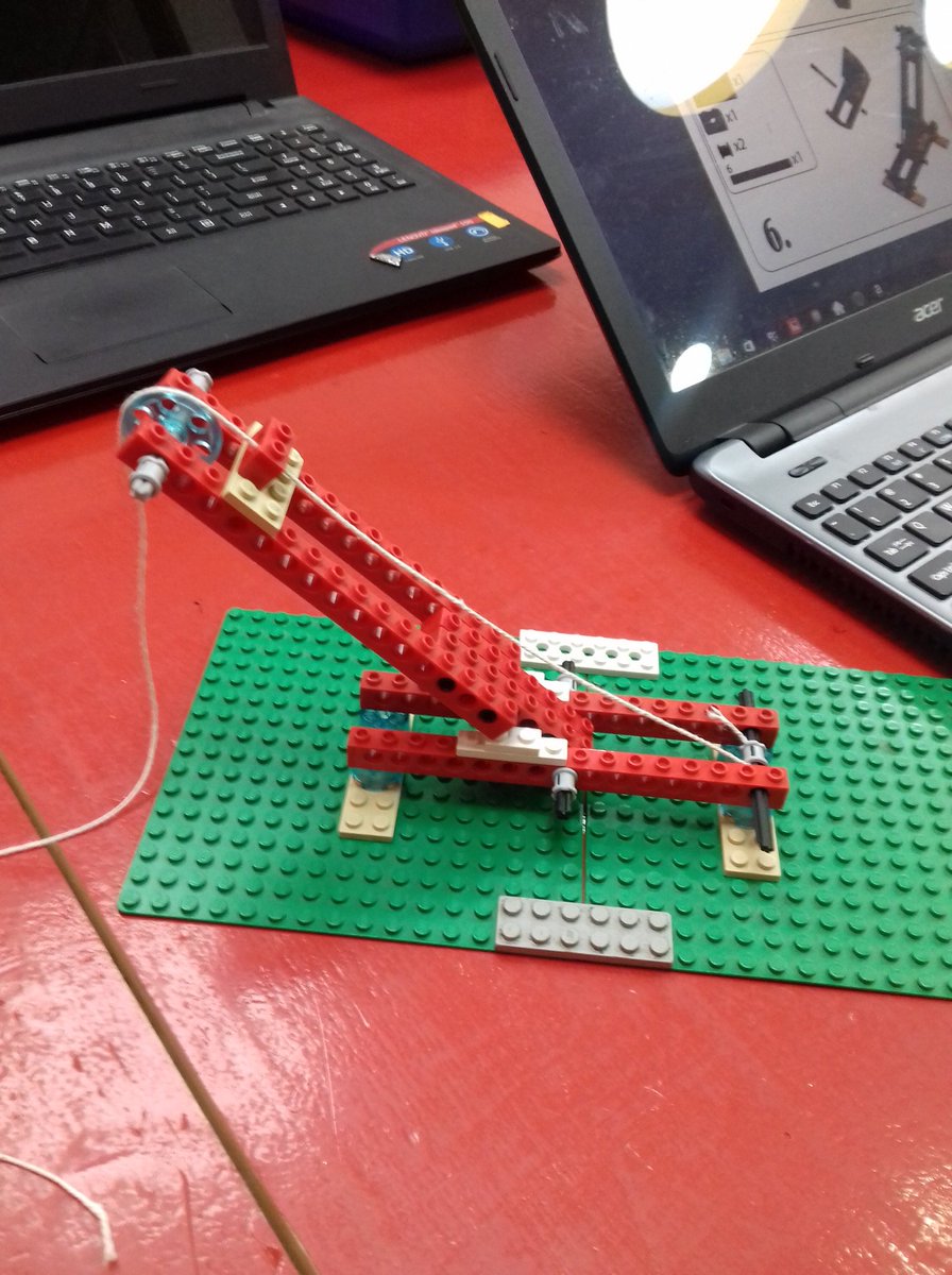 tantesara's tweet photo. Me encantó! 😆   #robotica con #Lego para chicos de 5 a 11 años. Hoy arrancamos el taller!!👌
.
#wedo #desafio #programar #construir  #TallerDeProgramacion  #roboticaEducativa https://t.co/L2Pt5nueUR