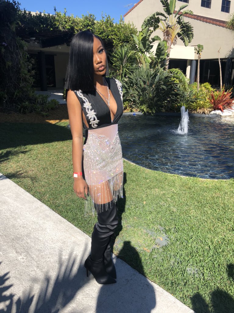 __anerriaa's tweet photo. I set standards then i stand on em💎👸🏽 https://t.co/gAD70tmU64