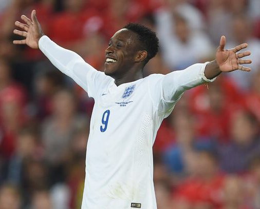 Sporf's tweet photo. 🗣 Gareth Southgate: “Players will be picked on form.” 🤔 

🏴󠁧󠁢󠁥󠁮󠁧󠁿 Glenn Murray
🔵 Games: 29
⚽️ Goals: 11
❌ Not Called Up

🏴󠁧󠁢󠁥󠁮󠁧󠁿 Danny Welbeck
🔴 Games: 20
⚽️ Goals: 3
✅ Called Up https://t.co/nMStMydLF6