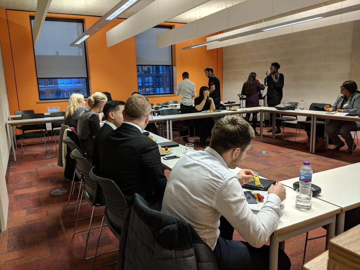 Fantastic engagement between #CMIAmbassadors #FutureLeaders  and the #WestMidlandsBoard of the <a href="/cmi_managers/">CMI</a> @CMIWestMids <a href="/UCBbusiness/">UCB Business</a> <a href="/UCBbusiness/">UCB Business</a> #StudentsExperience