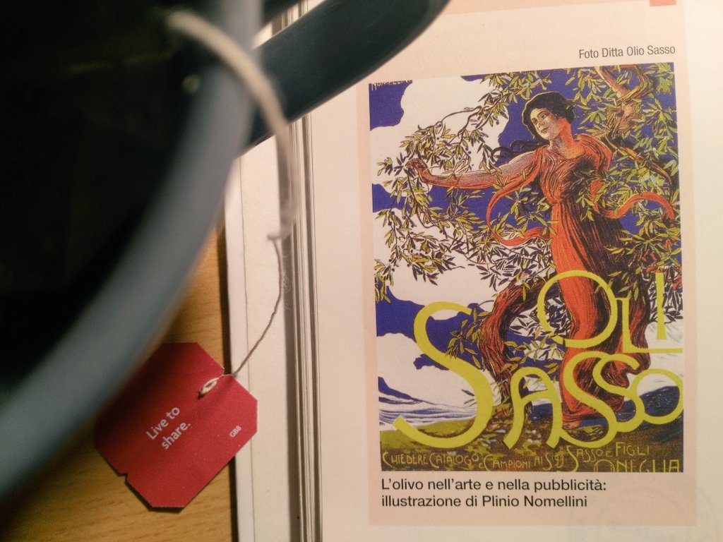 Verinyke's tweet photo. Il vintage. 
#oliveoil #advertising #marketing #vintage #Digitale https://t.co/wQ32iaGeo4