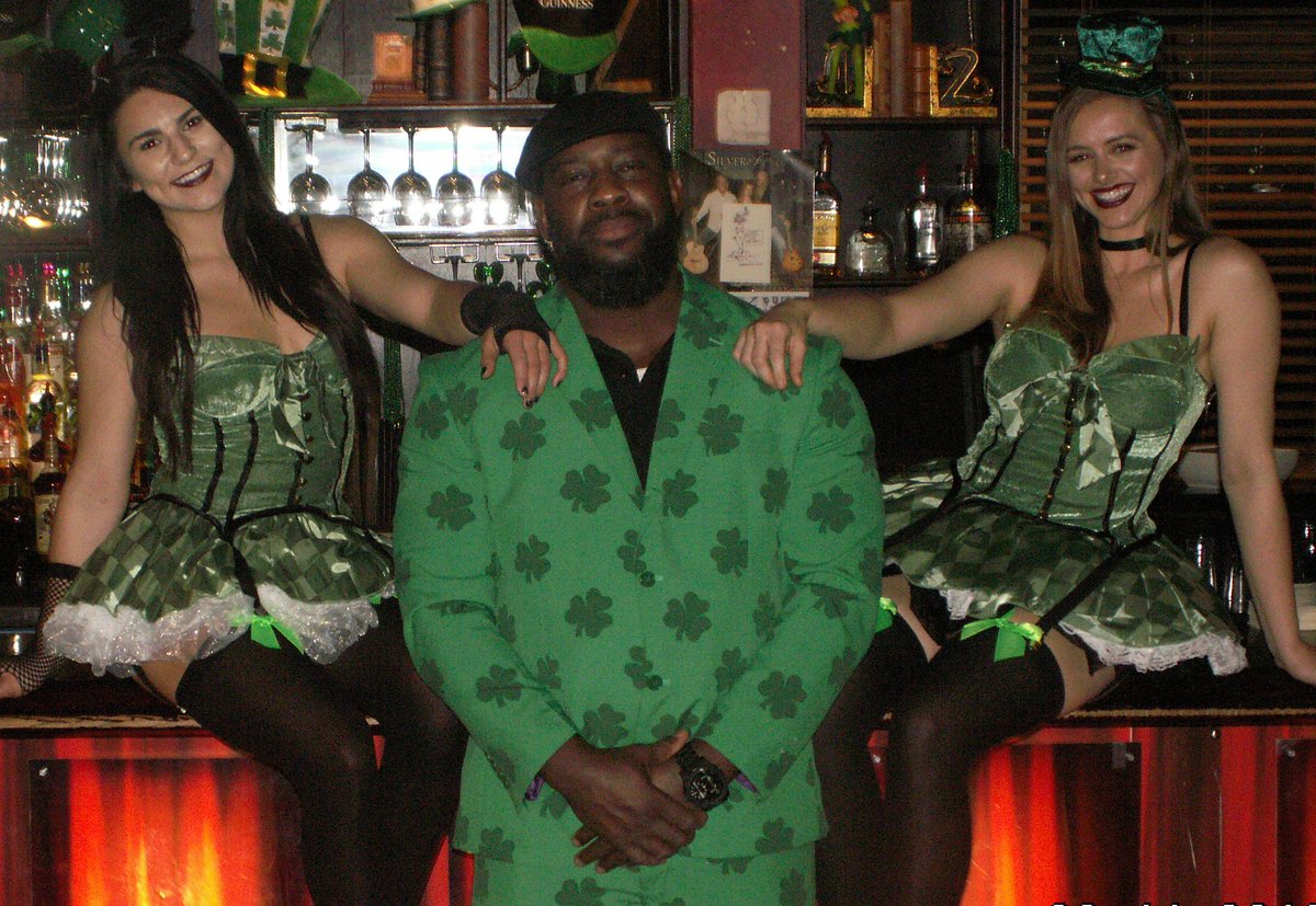 TheLibrary_Cape's tweet photo. Just 3 more days til we party for St. Pat's, even Billy is excited. https://t.co/byPDXZLlOb
