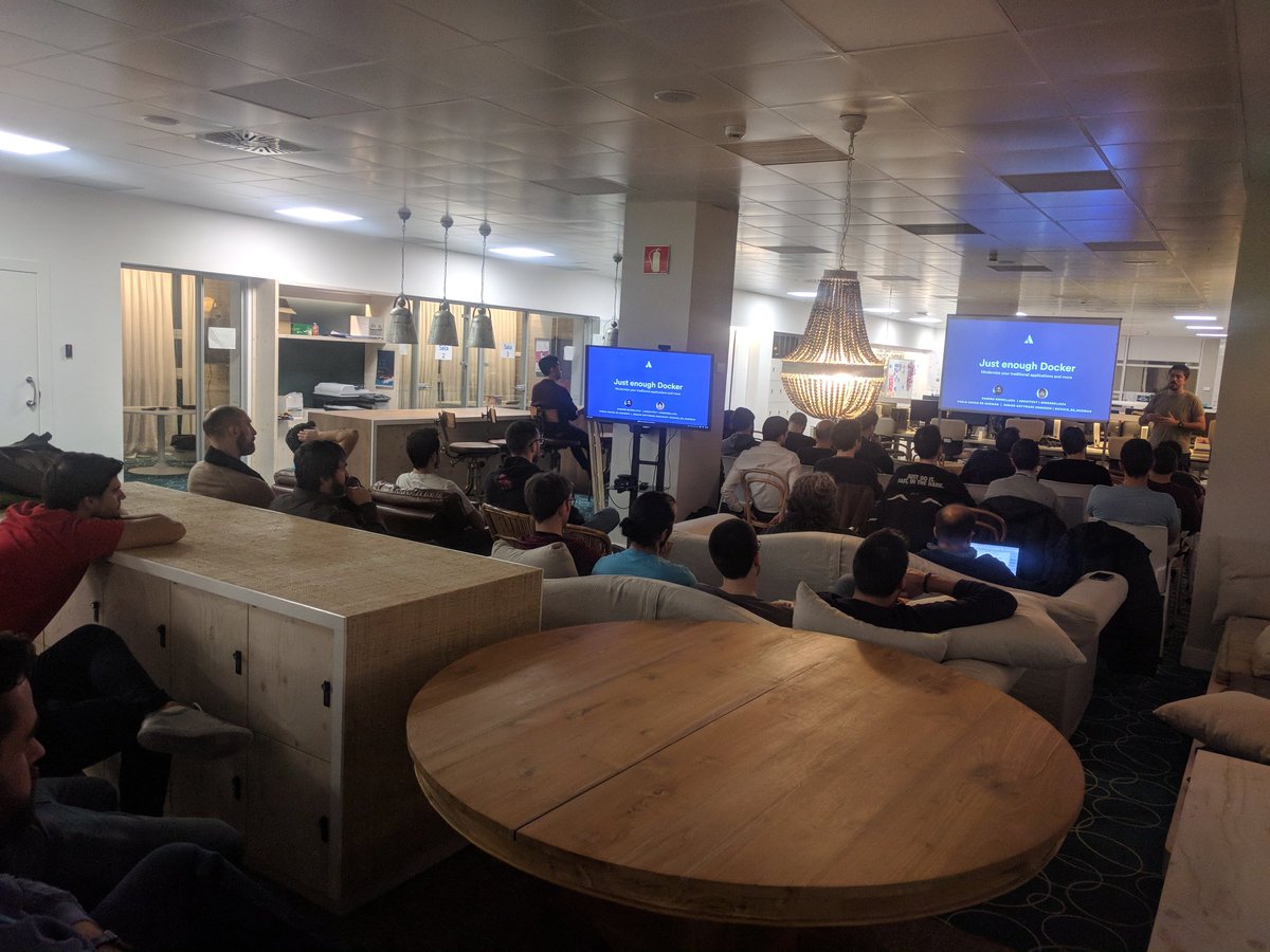 pablito_az's tweet photo. Hoy @rberrelleza y @chico_de_guzman están en las oficinas de @eDreams_ODIGEO hablando sobre #Docker👇 https://t.co/AyhLF1EUJ7
