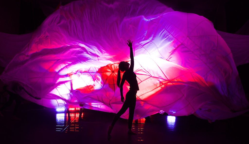 Lāsma Podze (<a href="/podze/">みお</a>) atskatās uz <a href="/StudijaDzirnas/">Deju skola Dzirnas</a> muzikālo dejas fantāziju "Mana daba": dance.lv/ar-atbildibu-u…