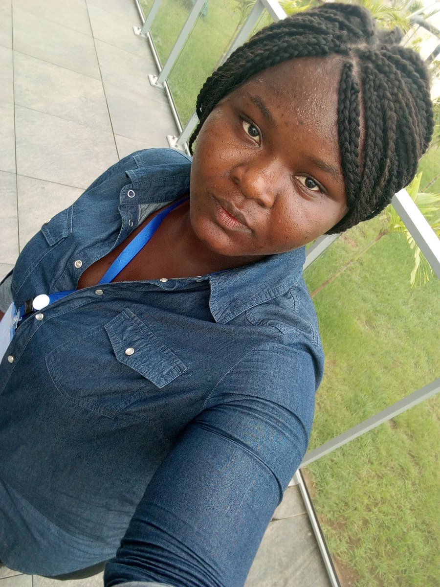 Couine_Lisa tweet media