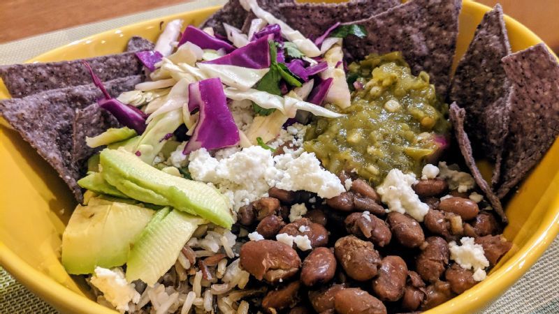 Check it out! <a href="/espnW/">espnW</a> spoke with <a href="/chloewoodruff/">Chloe Woodruff</a> to see what a typical post ride meal looks like. YUM! espn.com/espnw/life-sty…