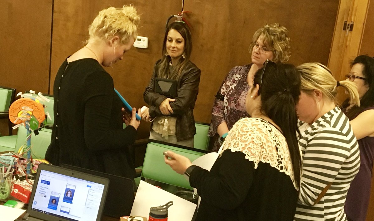 CPSB_TTC's tweet photo. #itecspring18 teachers are sharing ideas during ITECamp mini sessions @makeymakey @scratch https://t.co/BWLj3qFNcJ